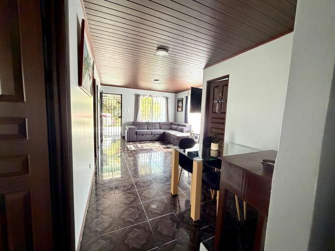 Venta de amplia propiedad en Pérez Zeledón | Casa de 8 habitaciones, apartamento independiente y rancho - Imagen 5