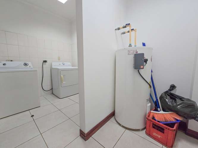 Apartamento de 219 m2 de 3 habit. + oficina y vista en San Rafael Escazú - Imagen 8