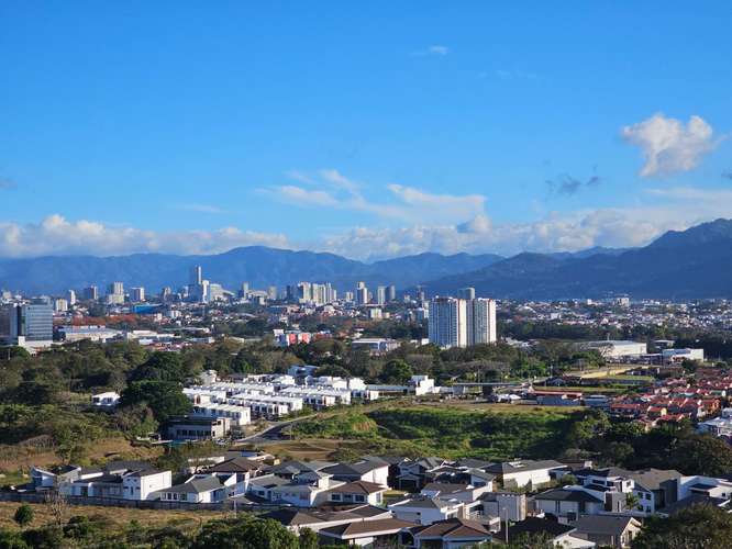 Oportunidad Venta Apartamento Vista Valle Central en Bellavista, Ulloa, Heredia