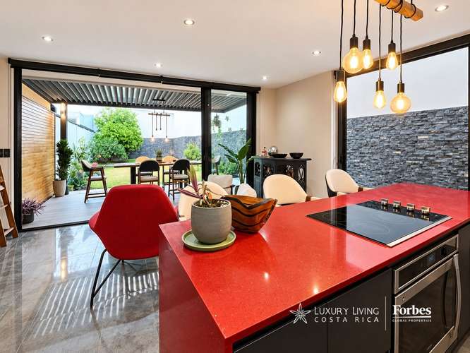 21566 - Casa contemporánea esquinera de 3 hab con jardín en Lindora - Imagen 11