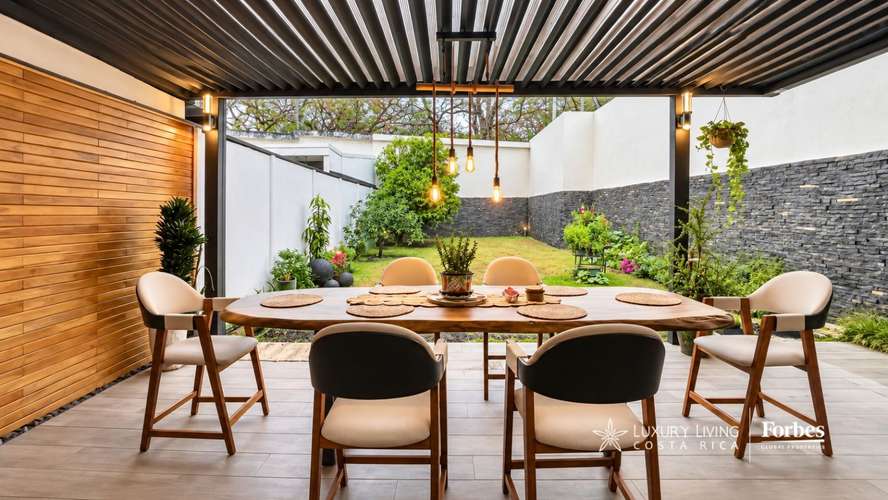 21566 - Casa contemporánea esquinera de 3 hab con jardín en Lindora - Imagen 3