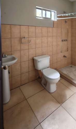 Se alquila amplio apartamento en Mercedes Norte - Imagen 8