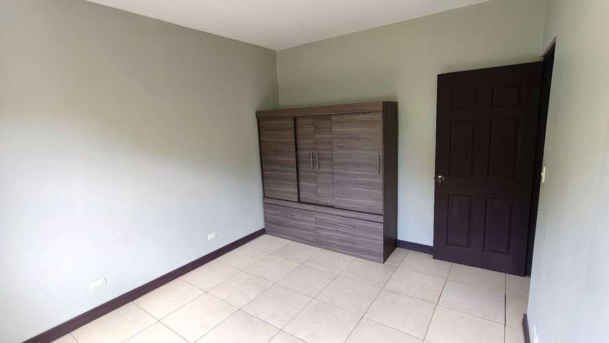 Se alquila amplio apartamento en Mercedes Norte - Imagen 7