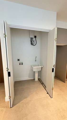 Apartamento de 1 Habitación con Vista Directa al Parque del Perú, en San José - Imagen 4