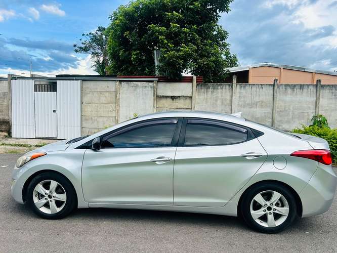Se vende Hyundai 2013 - Imagen 2