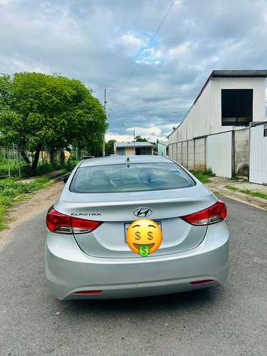 Se vende Hyundai 2013 - Imagen 5