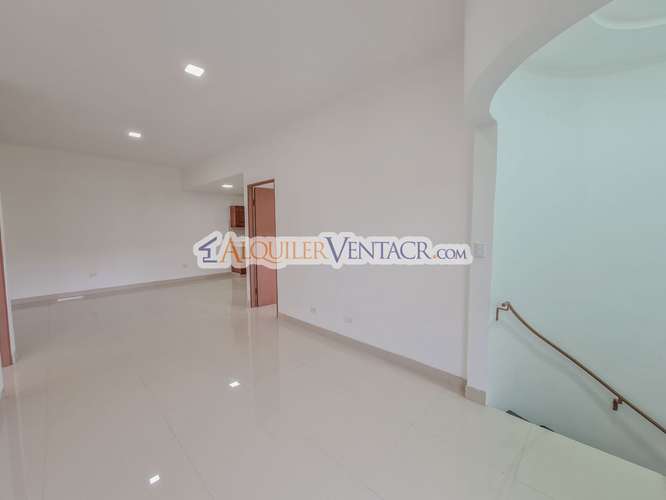 APARTAMENTO + BODEGA (CON USO SUELO ZMRC) EN SABANA SUR X TORRE UNIVERSAL - Imagen 6