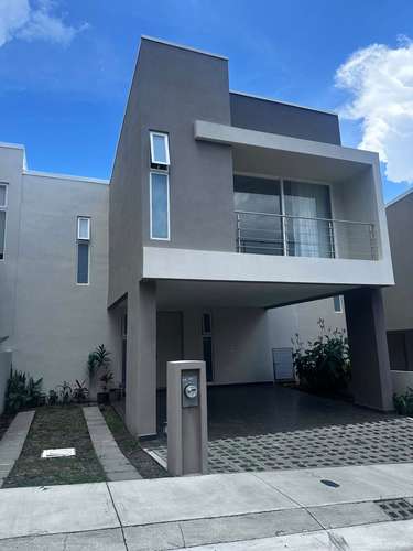 Exclusivo, hermosa casa con full amenidades - Imagen 11