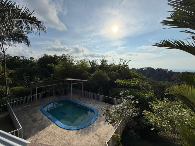 Casa en Pavones con vista al mar, piscina y terreno de 8.711 m²