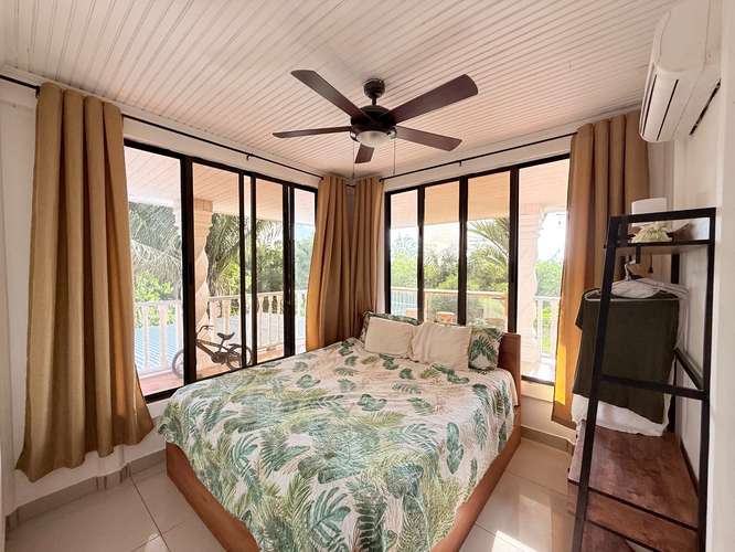 Casa en Pavones con vista al mar, piscina y terreno de 8.711 m²