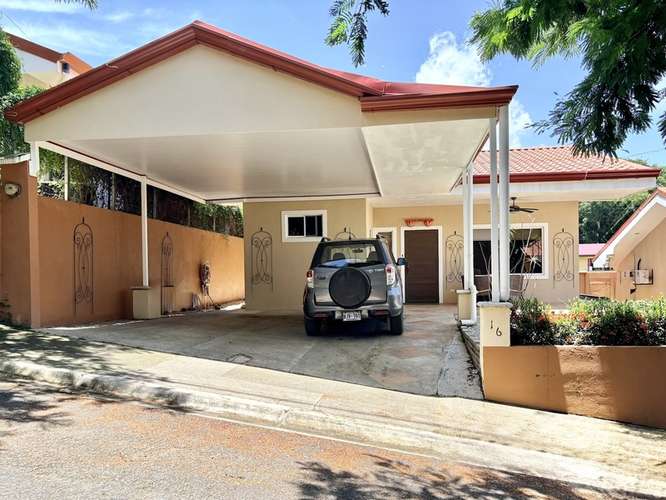  Venta urgente: casa de lujo en un complejo residencial privado en Jacó
