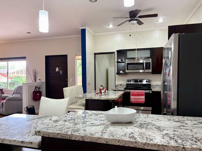  Venta urgente: casa de lujo en un complejo residencial privado en Jacó