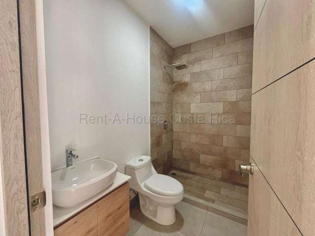 Alquiler de Apartamento en Santa Ana RZ 