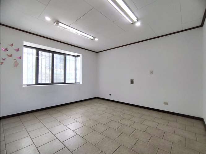 Casa ideal para oficina o clínica - Imagen 11