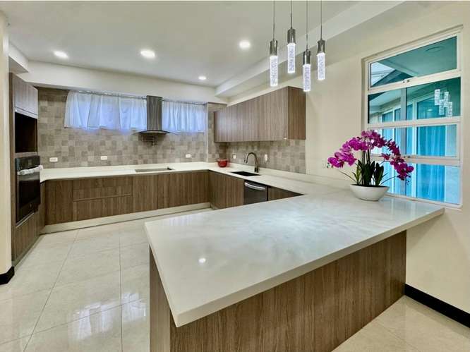 Lujoso apartamento en San Rafael de Escazú - Imagen 8
