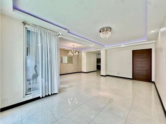 Lujoso apartamento en San Rafael de Escazú - Imagen 5