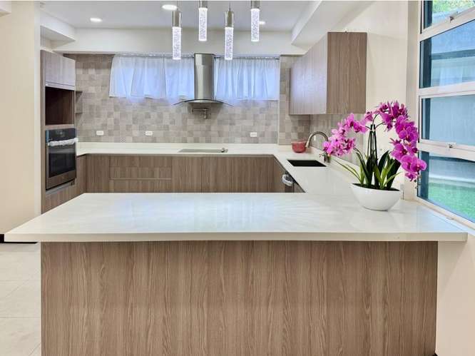 Lujoso apartamento en San Rafael de Escazú - Imagen 7