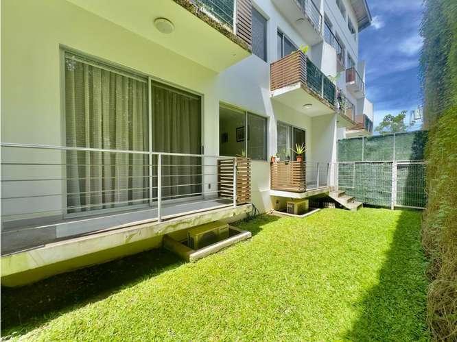 Apartamento Céntrico con jardín en Santa Ana - Imagen 1