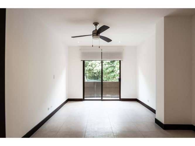 Amplio apartamento esquinero en Montesol (Inversión) - Imagen 6