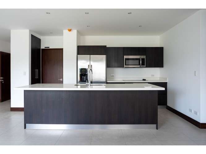 Amplio apartamento esquinero en Montesol (Inversión) - Imagen 2