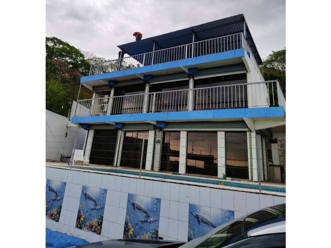 VENTA DE CASA EXCLUSIVA CON VISTAS ESPECTACULARES!  - Imagen 3