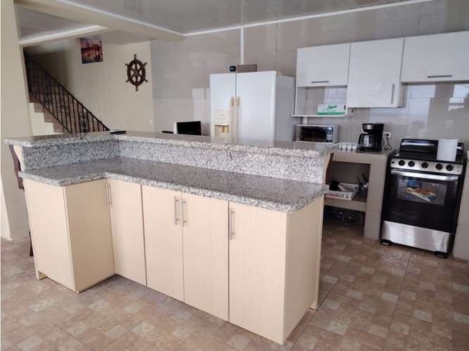 VENTA DE CASA EXCLUSIVA CON VISTAS ESPECTACULARES!  - Imagen 6