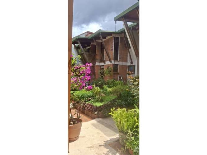 VENTA DE HERMOSO TOWNHOUSE, ESCAZU, SAN MIGUEL 4117 (GC) - Imagen 1
