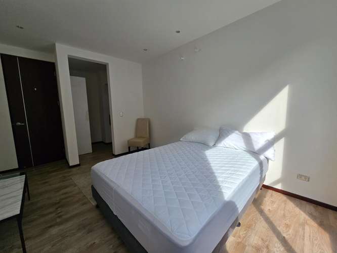 Moderno apartamento amoblado con amenidades en Santa Ana $1800 - Imagen 4