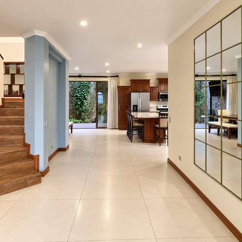 ALQUILER DE CASA EN SANTA ANA CON LÍNEA BLANCA - Imagen 8