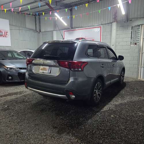 MITSUBISHI OUTLANDER 2016 AUTOMATICO 4X4 7 PASAJEROS FULL EXTRAS - Imagen 7