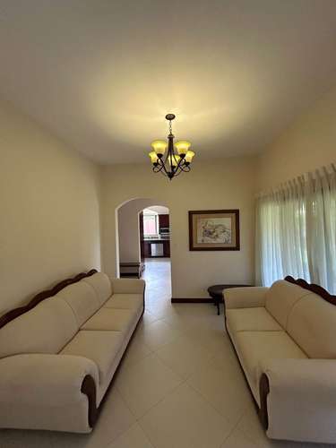 Venta de exclusiva recidencia en cuidad Colón  - Imagen 2