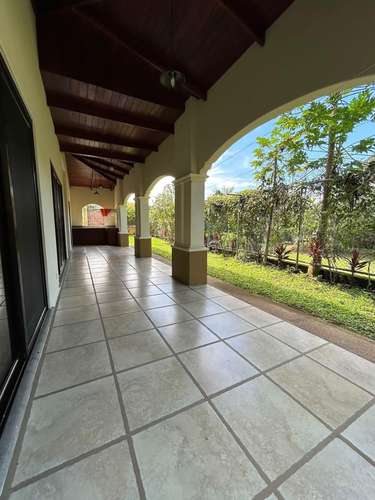 Venta de exclusiva recidencia en cuidad Colón  - Imagen 3
