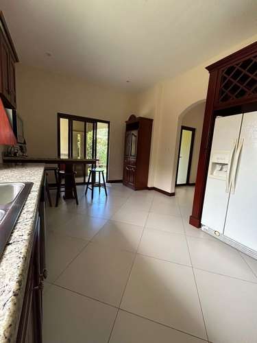 Venta de exclusiva recidencia en cuidad Colón  - Imagen 13