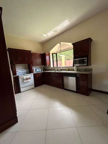 Venta de exclusiva recidencia en cuidad Colón  - Imagen 16