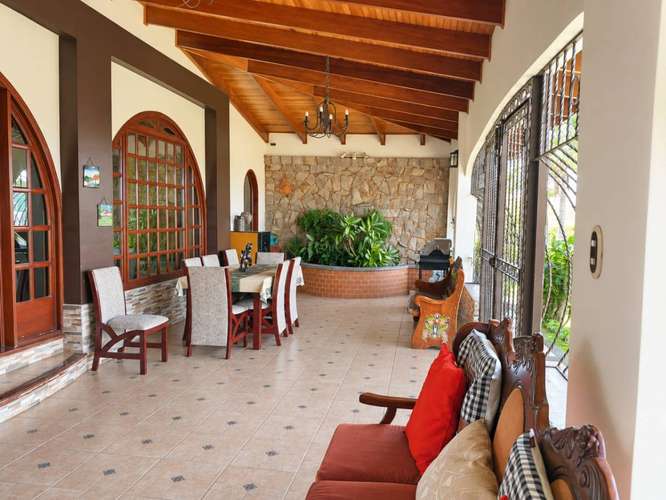 Residencia exclusiva con amplio terreno en San Pablo de Heredia.   - Imagen 6