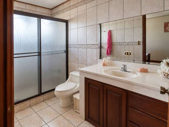 Residencia exclusiva con amplio terreno en San Pablo de Heredia.   - Imagen 15