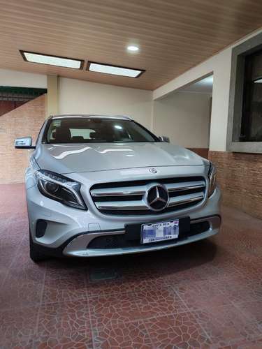 MERCEDES-BENZ GLA 200 2015