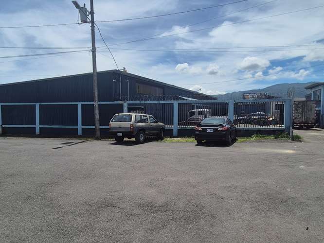 ALQUILER DE BODEGA 230m2 - Imagen 4