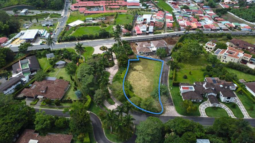 Se vende lote en Condominio Monterán, Curridabat