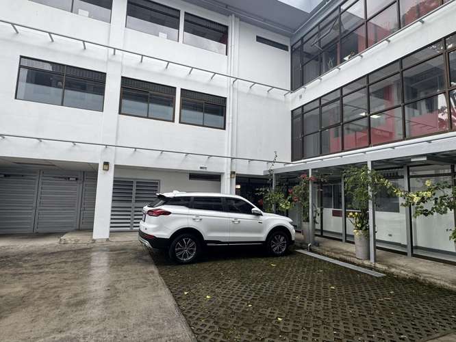 Se Vende Edificio en Barrio Dent :