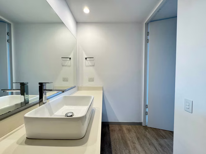 OPORTUNIDAD - Venta de Apartamento en Nest - Curridabat  1 habitación, 1.5 baños, 1 parqueo, incluye línea blanca. - Imagen 9
