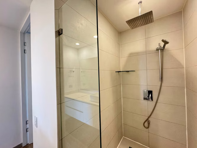 OPORTUNIDAD - Venta de Apartamento en Nest - Curridabat  1 habitación, 1.5 baños, 1 parqueo, incluye línea blanca. - Imagen 6