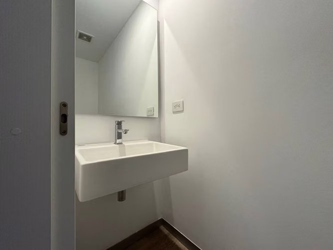 OPORTUNIDAD - Venta de Apartamento en Nest - Curridabat  1 habitación, 1.5 baños, 1 parqueo, incluye línea blanca. - Imagen 7