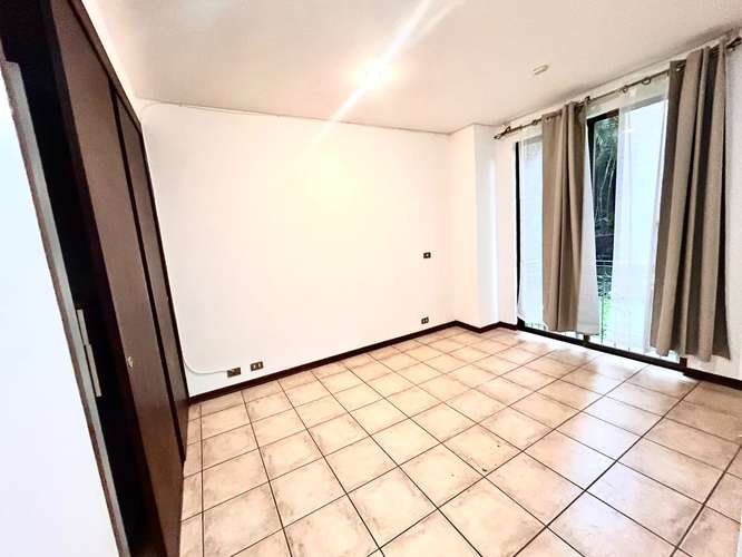 Escazú Se Alquila Acogedor Apartamento 2 HAB 500 000 - Imagen 7