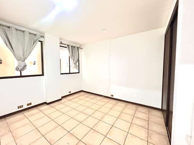 Escazú Se Alquila Acogedor Apartamento 2 HAB 500 000 - Imagen 6
