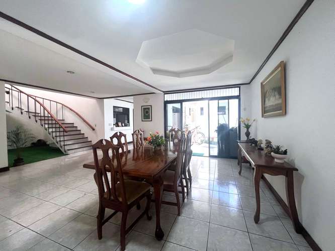  CASA AMPLIA EN VENTA EN LOS COLEGIOS DE MORAVIA | 5 HABITACIONES | ALTA PLUSVALÍA | 450 m² DE CONSTRUCCIÓN - Imagen 3