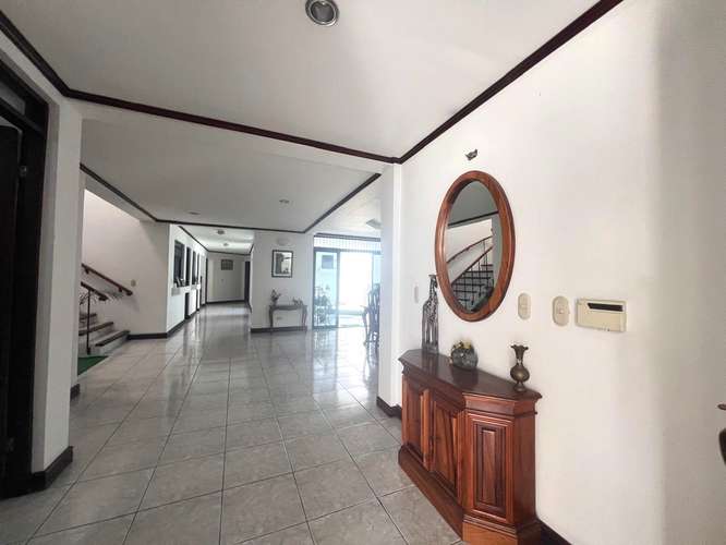  CASA AMPLIA EN VENTA EN LOS COLEGIOS DE MORAVIA | 5 HABITACIONES | ALTA PLUSVALÍA | 450 m² DE CONSTRUCCIÓN - Imagen 4