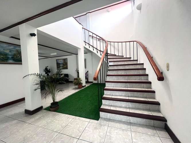  CASA AMPLIA EN VENTA EN LOS COLEGIOS DE MORAVIA | 5 HABITACIONES | ALTA PLUSVALÍA | 450 m² DE CONSTRUCCIÓN - Imagen 12