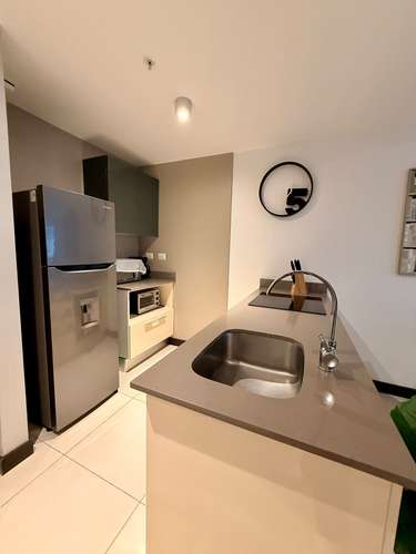 Apartamento amueblado de 1 dormitorio en piso 17 en Nunciatura con vistas y amenidades de lujo - Imagen 4
