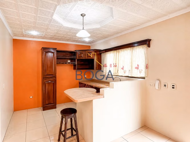 SE ALQUILA APARTAMENTO EN HEREDIA (Santa Barbara Centro) Pet Friendly